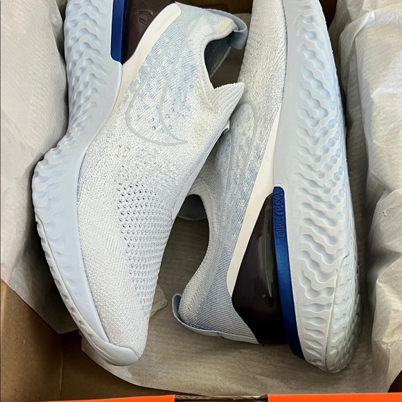 BNWT Nike Epic Phantom React White/Hydrogen Blue Women’s Running Slip-On Shoes - Picture 9 of 9